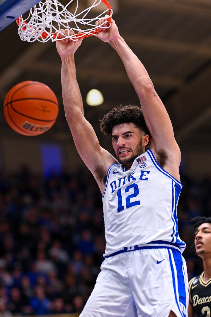 华体会官网-真猛将~状元热门卡梅隆·布泽尔轰32分9板4助3断 杜克开季18胜1负